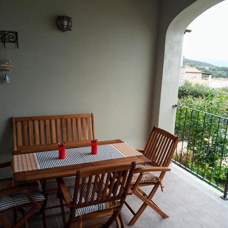 Superbe Appartement Dans Petite Residence . Badesi Exterior foto