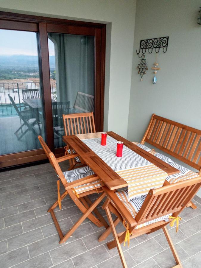 Superbe Appartement Dans Petite Residence . Badesi Exterior foto