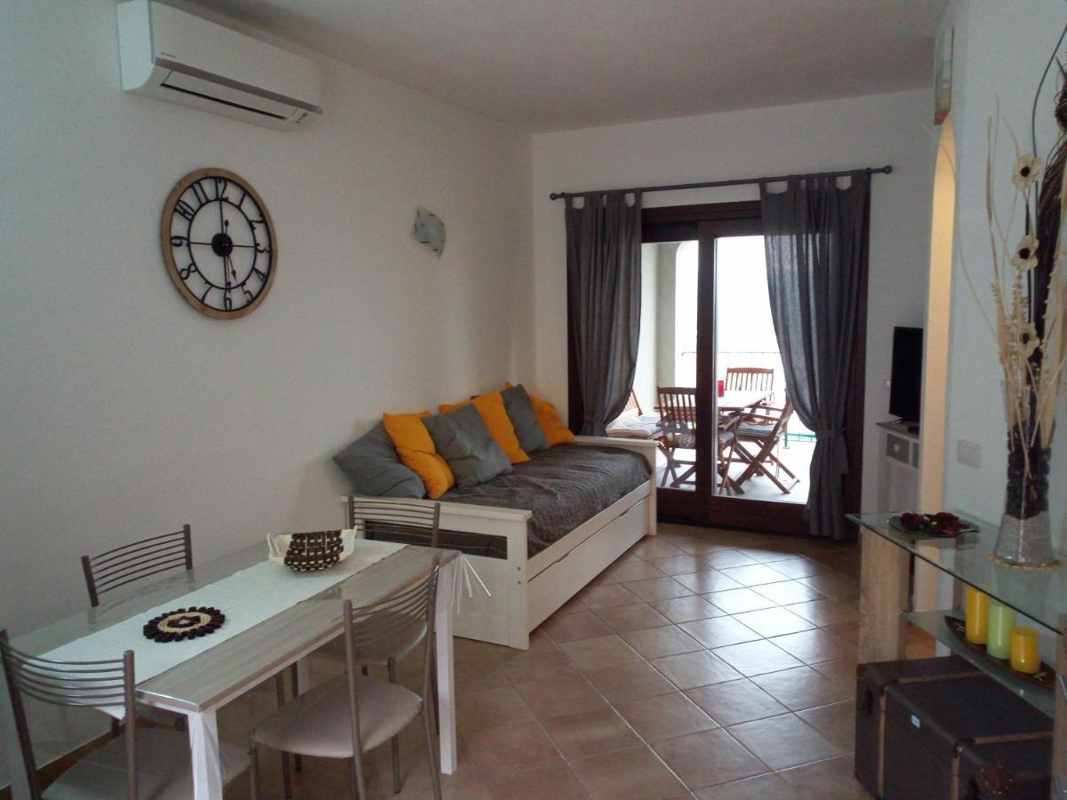 Superbe Appartement Dans Petite Residence . Badesi Exterior foto